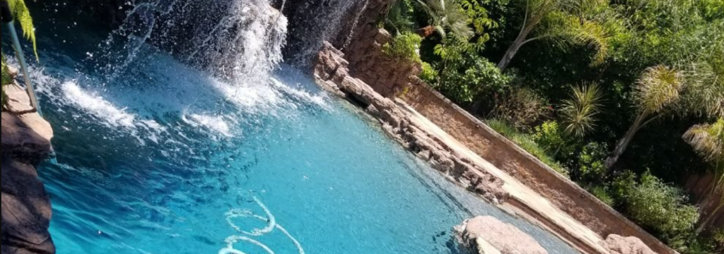 Pool cleaning service in Menifee